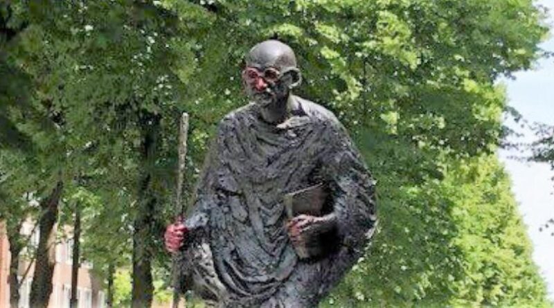 'Mahatma Gandhi's statue