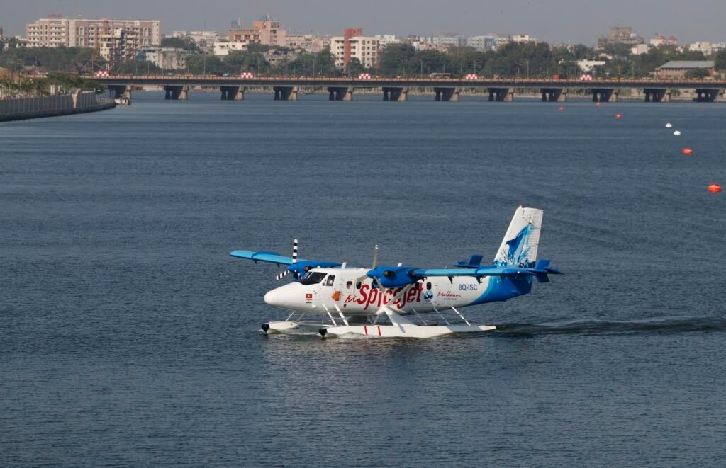 Seaplane service starts