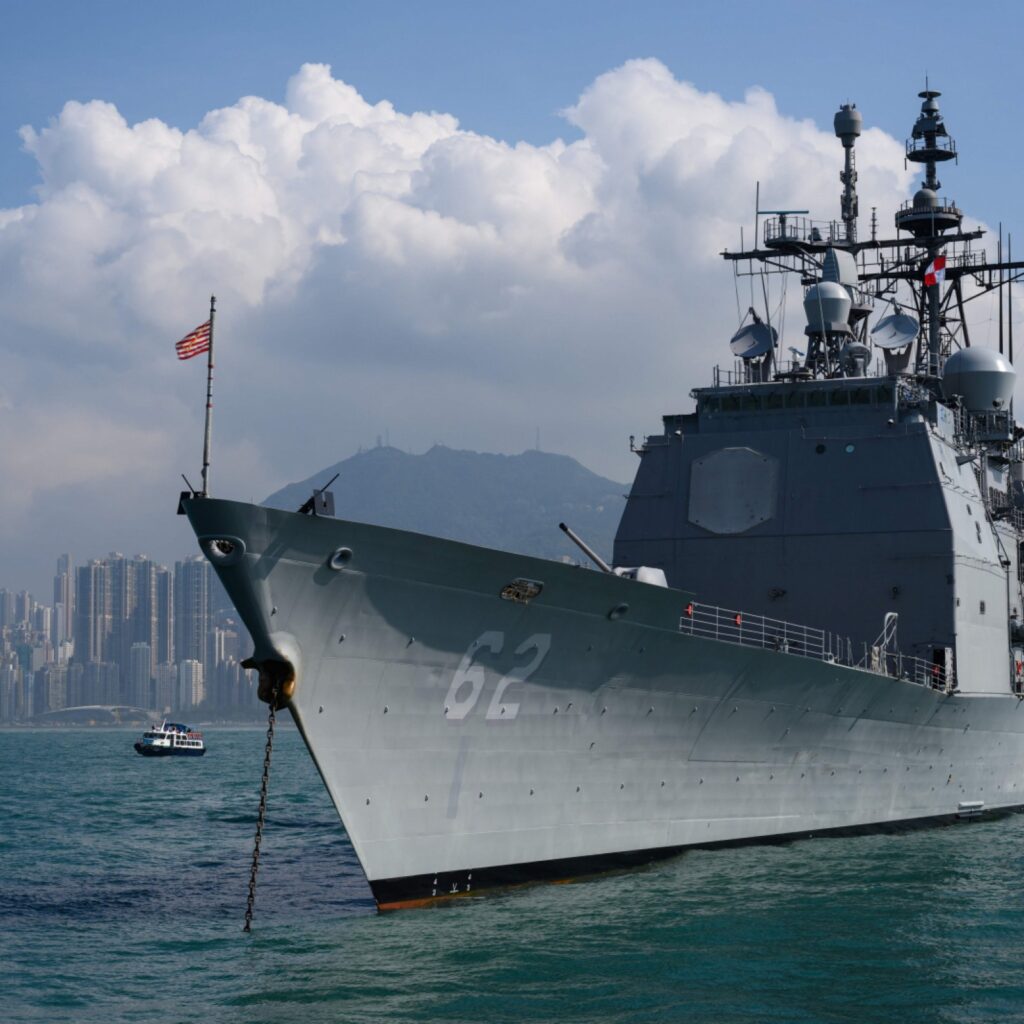 Russia claims to repel American warship