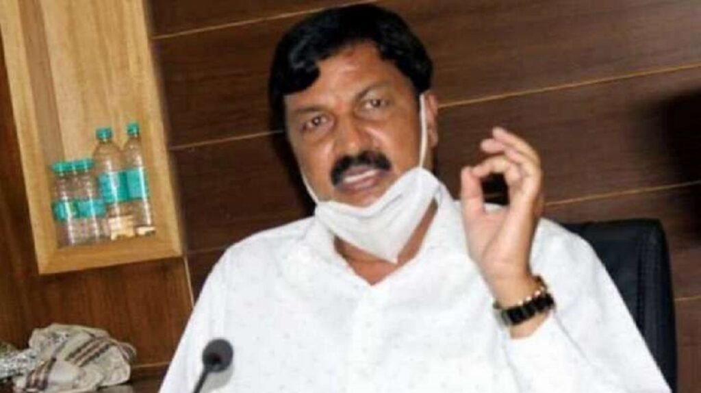 Woman seen with Ramesh