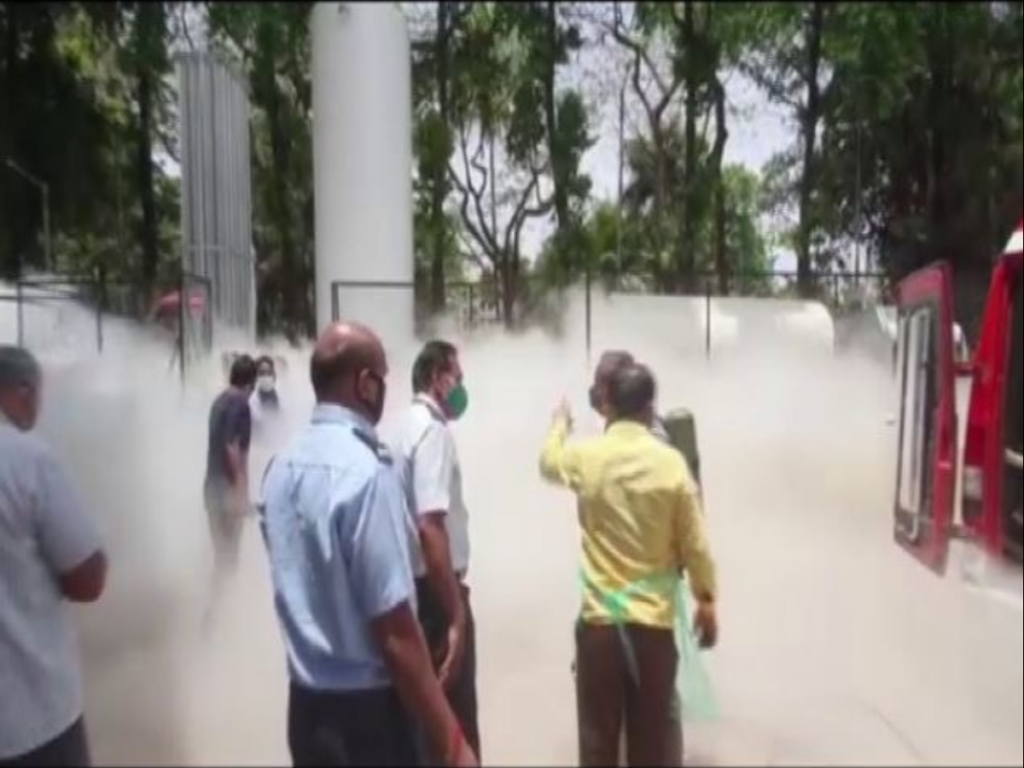 Oxygen tank leaks