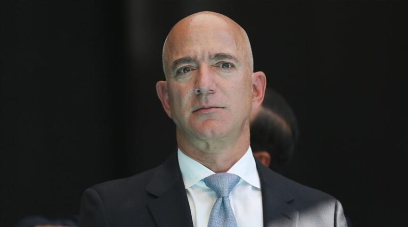 Jeff Bezos to step down