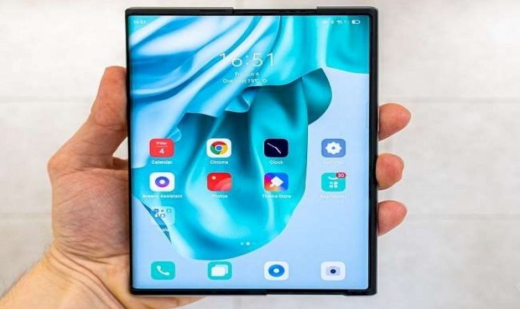 Oppo's first foldable smartphone