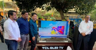 TCL launches C725