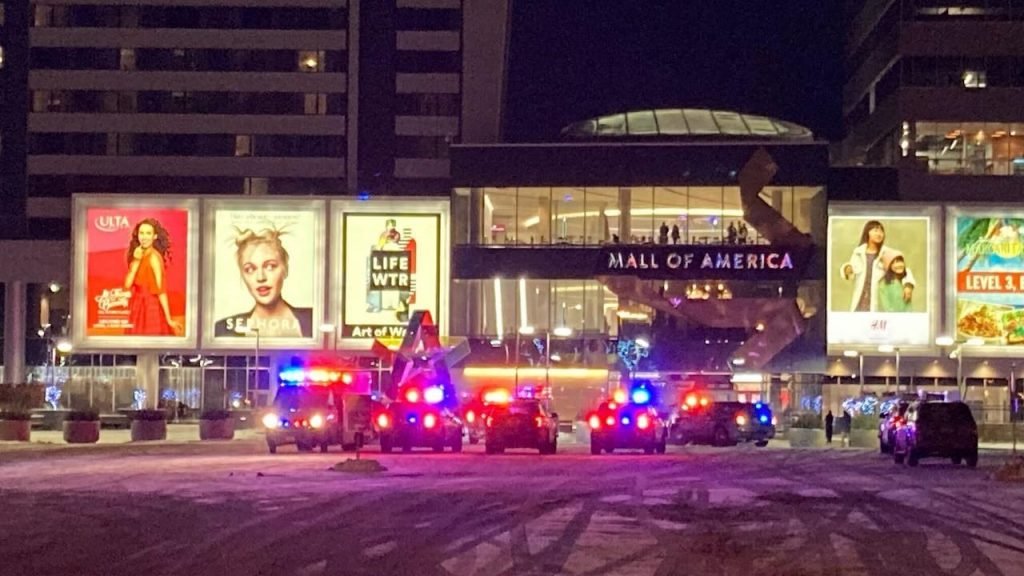 Fierce shooting in the Mall-of-America