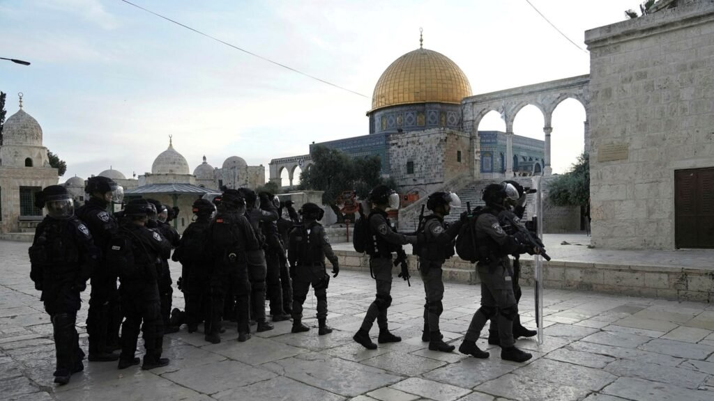 Israel's right-wing minister visits Al-Aqsa mosque